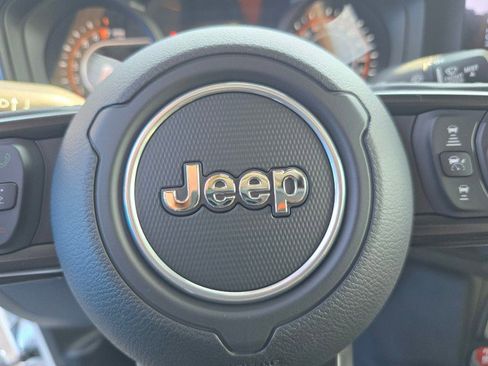 New 2025 Jeep Gladiator Mojave w/ Convenience Group image 38