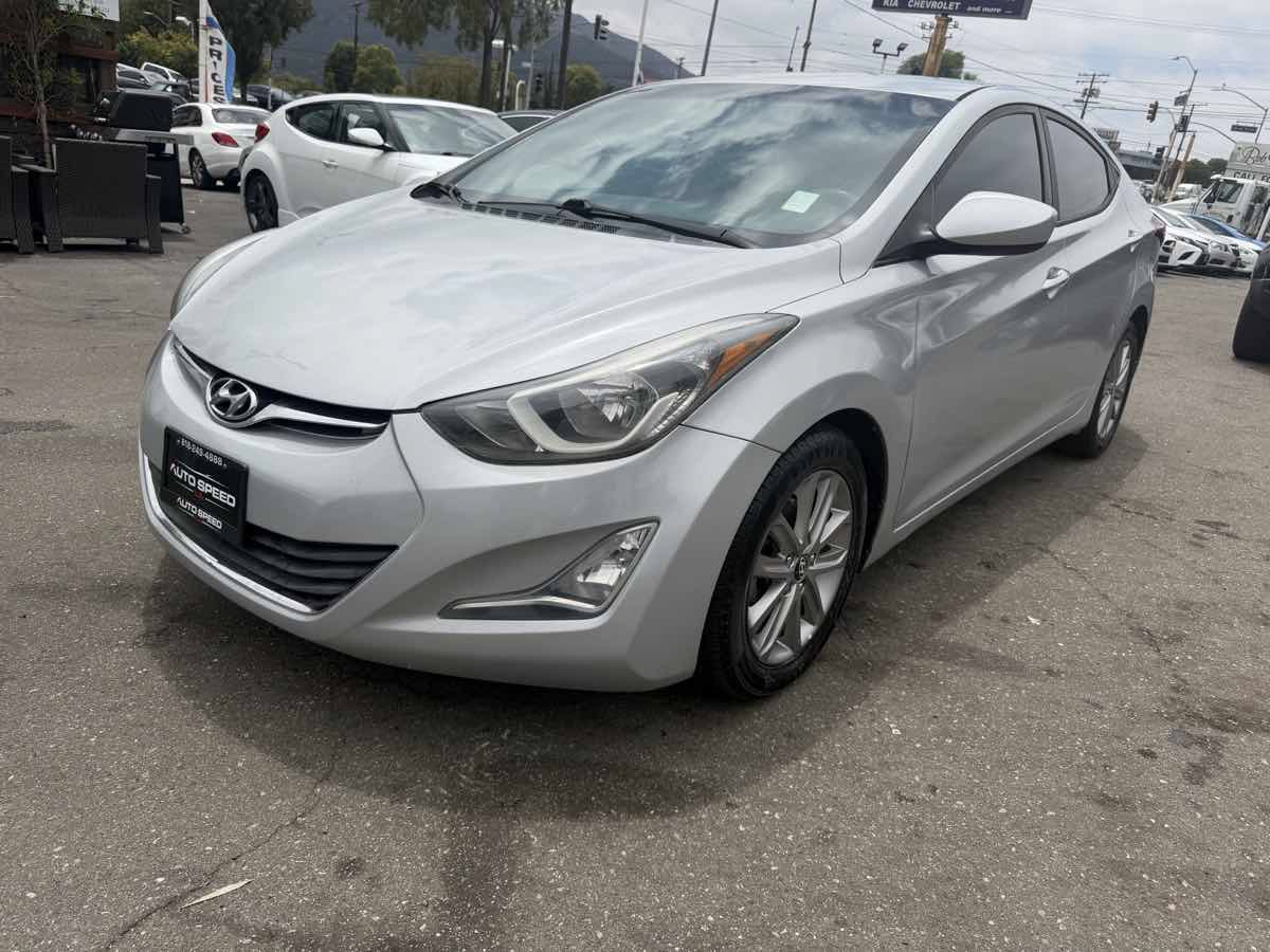 Used 2015 Hyundai Elantra SE w/ Option Group 02 FWD image 3