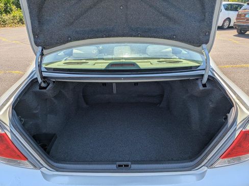 Used 2006 Toyota Camry LE FWD image 25