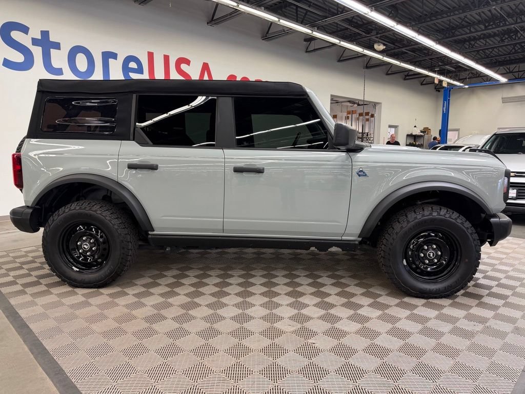 Used 2023 Ford Bronco Black Diamond AWD/4WD image 8