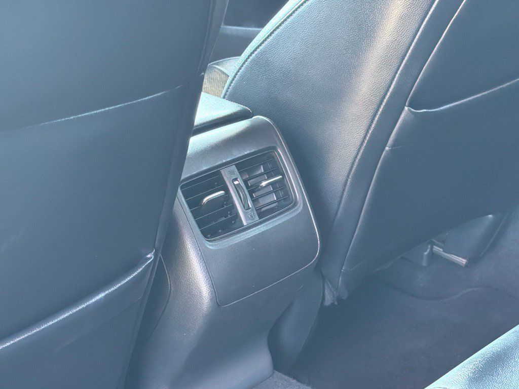 Used 2018 Honda Accord Touring image 18