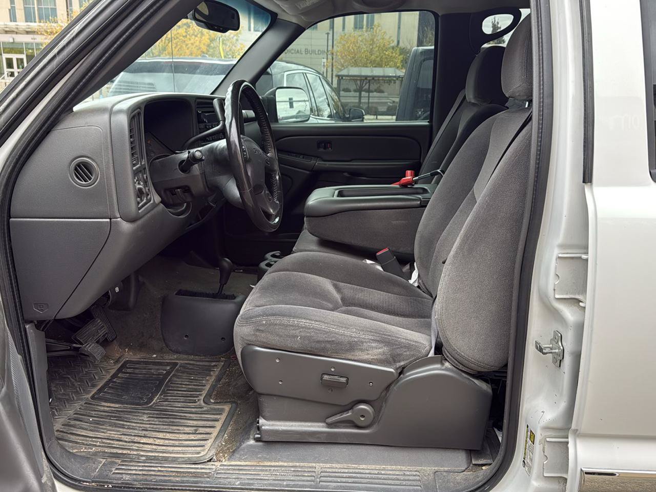 Used 2005 GMC Sierra 2500 SLE AWD/4WD image 11