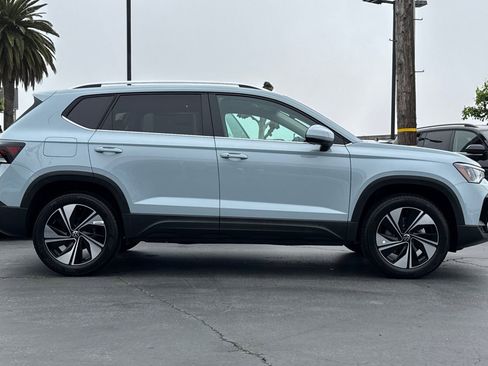 New 2026 Volkswagen Taos SE AWD/4WD image 3