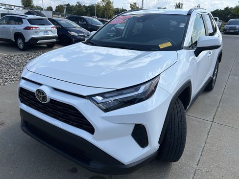 Certified 2025 Toyota RAV4 XLE FWD image 3