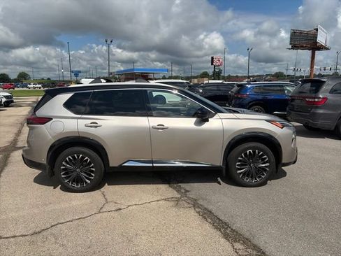 Used 2026 Nissan Rogue Platinum w/ Platinum Premium Package AWD/4WD image 7