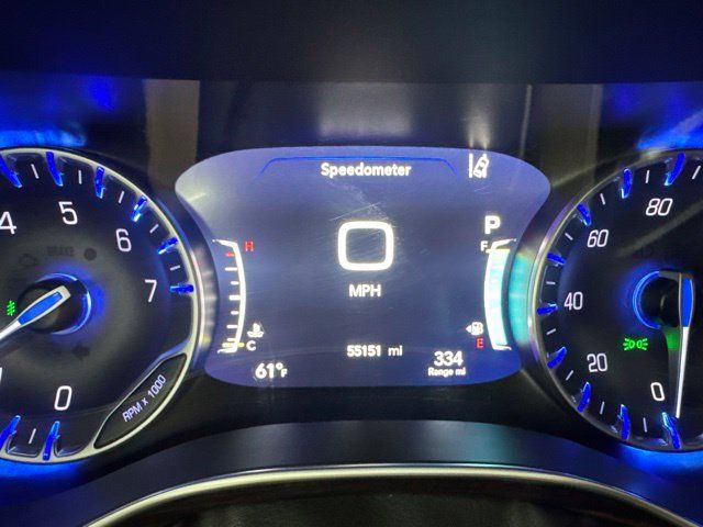 Used 2023 Chrysler Pacifica Limited FWD image 35