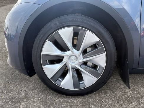 Used 2023 Tesla Model Y Long Range AWD/4WD image 14