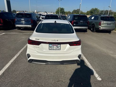 Used 2024 Kia Forte LXS w/ LXS Technology Package FWD image 4