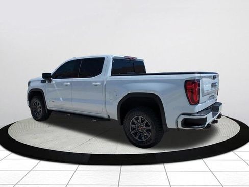 Used 2023 GMC Sierra 1500 AT4 w/ Technology Package AWD/4WD image 5