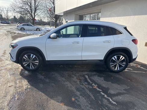 Used 2025 Mercedes-Benz GLA 250 GLA 250 image 2