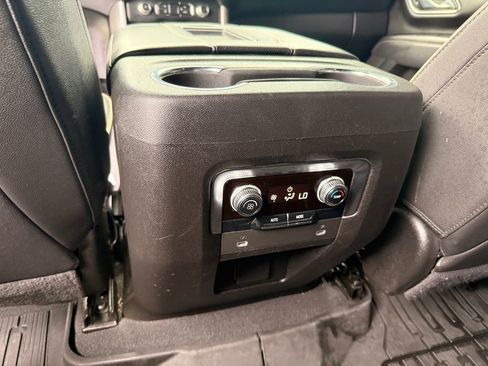 Used 2023 GMC Yukon SLT RWD image 27