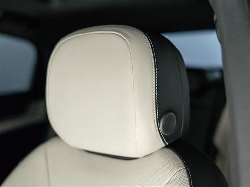 Certified 2026 Porsche Cayenne Coupe AWD/4WD image 21