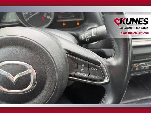 Used 2018 MAZDA MAZDA3 Touring FWD image 18