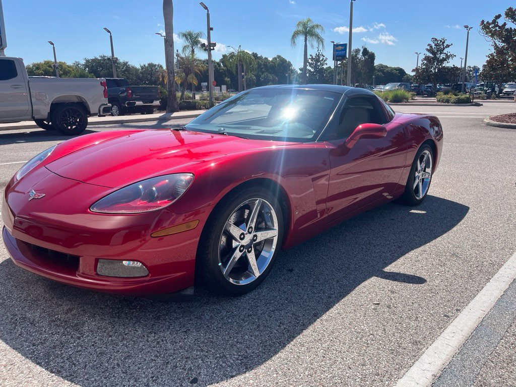 Used 2005 Chevrolet Corvette Coupe w/ Preferred Equipment Group RWD image 3