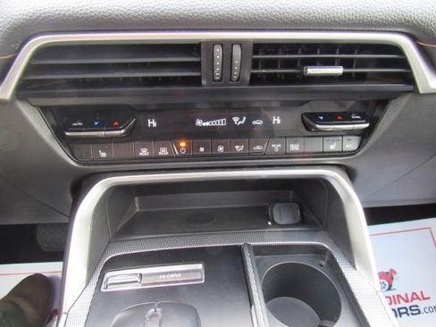 Used 2024 MAZDA CX-90 3.3 Turbo w/ Preferred Plus image 22