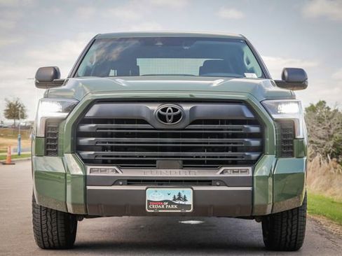 Used 2022 Toyota Tundra SR5 w/ Convenience Package RWD image 3