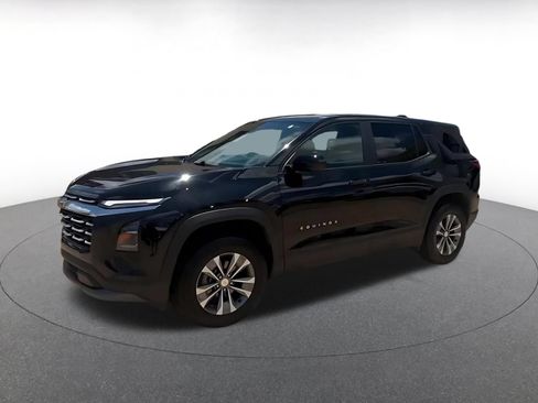 Used 2025 Chevrolet Equinox LT FWD image 7