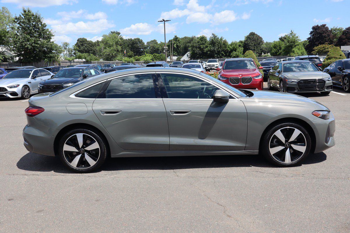Used 2025 Audi A5 2.0T Premium Plus w/ Premium Plus AWD/4WD image 4