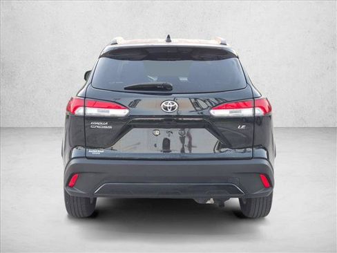 Used 2023 Toyota Corolla Cross LE w/ Moonroof Package FWD image 6