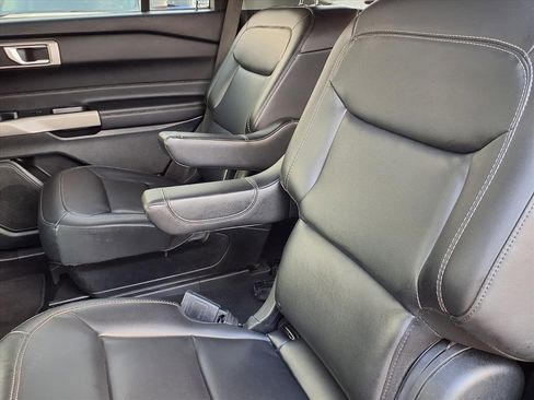 Used 2023 Ford Explorer XLT w/ Equipment Group 202A image 7