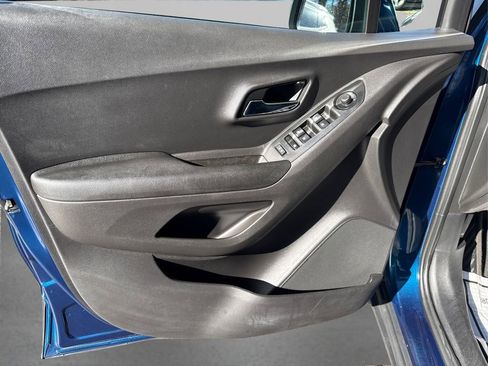 Used 2020 Chevrolet Trax LT w/ Driver Confidence Package image 22