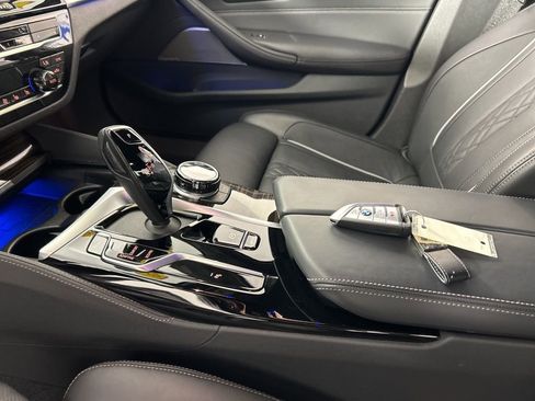 Used 2022 BMW M550i xDrive image 34