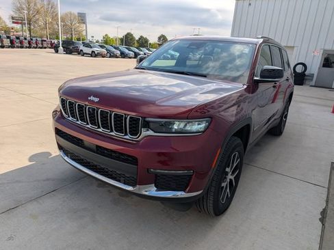 Used 2025 Jeep Grand Cherokee L Limited w/ Luxury Tech Group II AWD/4WD image 25