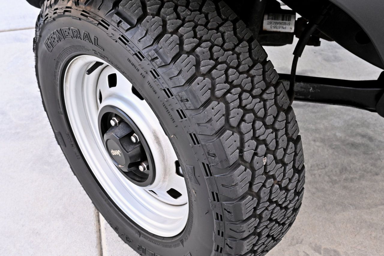 Used 1998 Jeep Wrangler SE AWD/4WD image 35