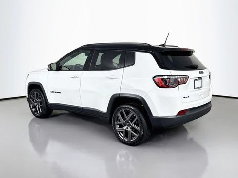 Used 2026 Jeep Compass Limited AWD/4WD image 9
