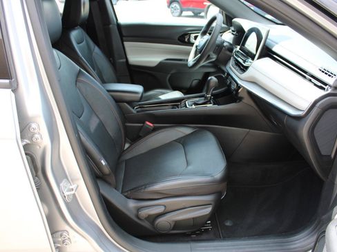 Used 2023 Jeep Compass Limited AWD/4WD image 23