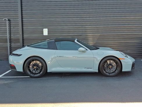 Certified 2025 Porsche 911 Targa 4 GTS AWD/4WD image 36