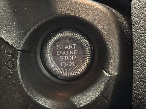 Used 2023 Jeep Renegade Altitude AWD/4WD image 22