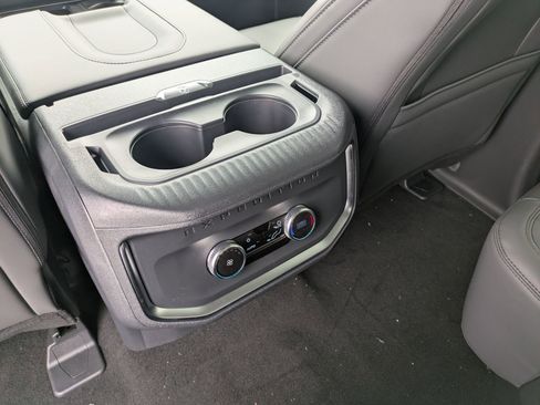 New 2026 Ford Expedition Active image 33