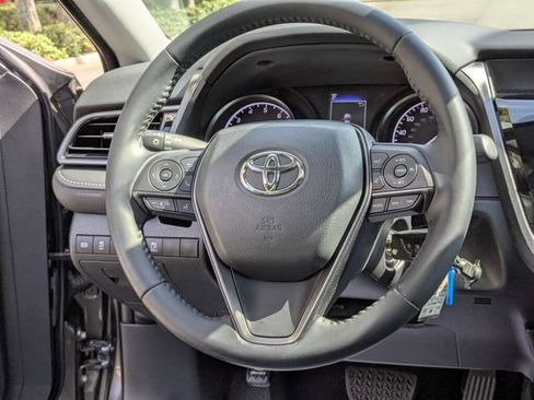 Used 2021 Toyota Camry SE FWD image 19