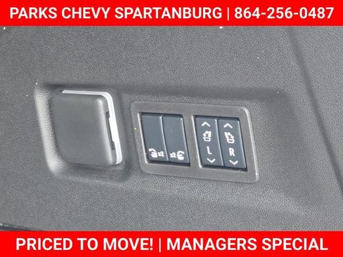 New 2025 Chevrolet Suburban Premier image 23