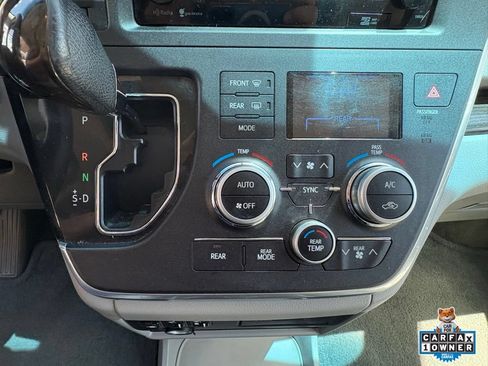 Used 2015 Toyota Sienna XLE w/ XLE Navigation Package FWD image 20