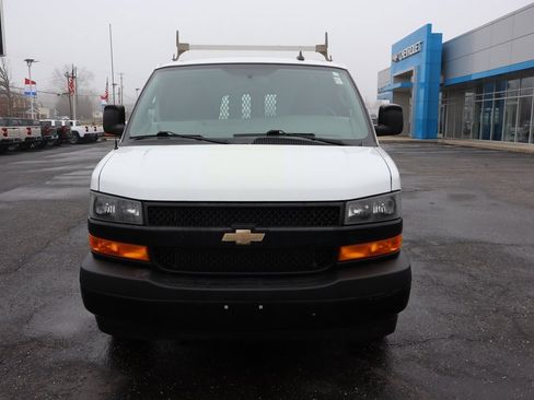 Used 2018 Chevrolet Express 2500 Extended image 24