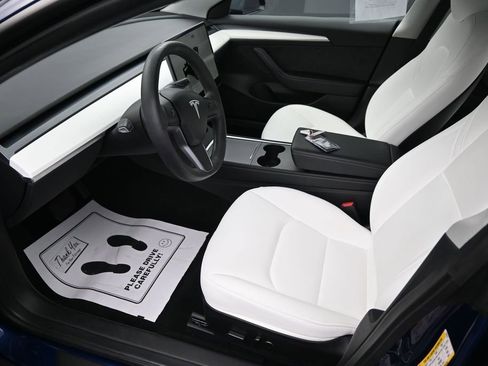Used 2023 Tesla Model 3 Standard Range RWD image 26