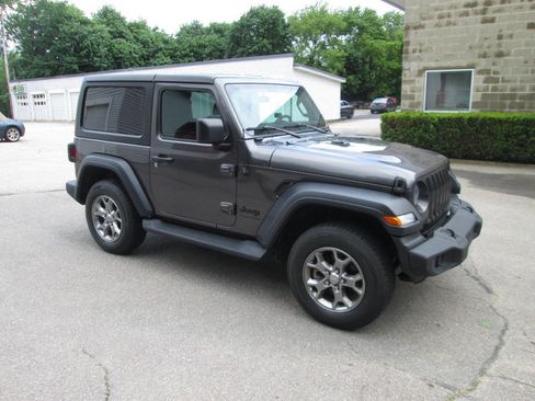 Used 2023 Jeep Wrangler 4WD Sport image 4