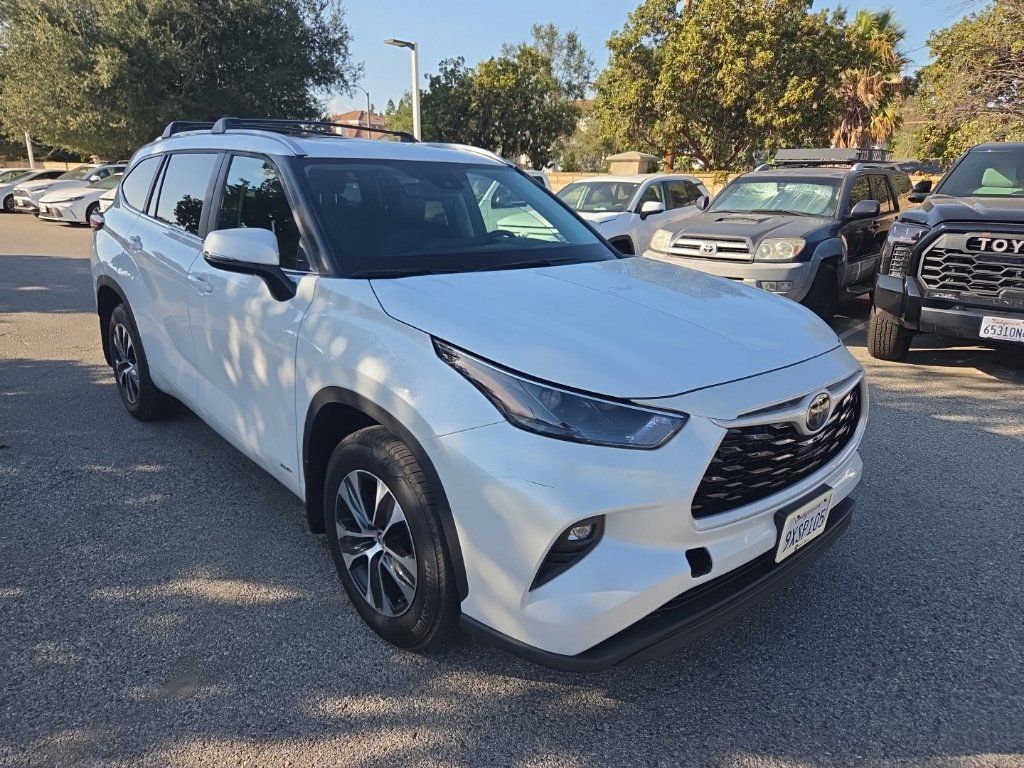 Used 2026 Toyota Highlander XLE AWD/4WD image 8