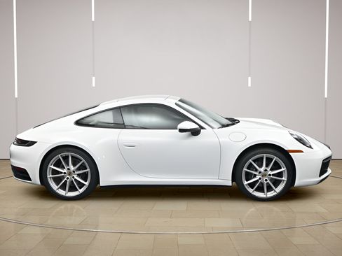 Certified 2024 Porsche 911 Carrera RWD image 27