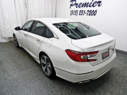 Used 2018 Honda Accord Touring image 4