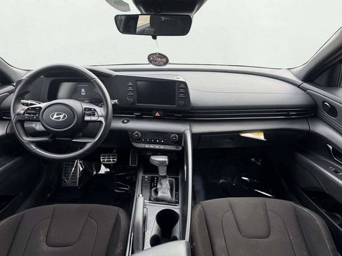 Used 2025 Hyundai Elantra Sport FWD image 14