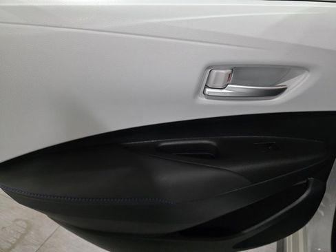 Used 2022 Toyota Corolla SE image 11
