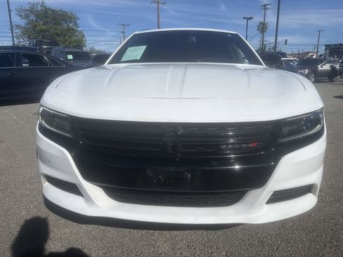 Used 2017 Dodge Charger SE w/ Blacktop Package image 5