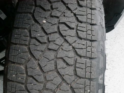 Used 2026 GMC Yukon Denali w/ Sun & Power Step Package AWD/4WD image 13