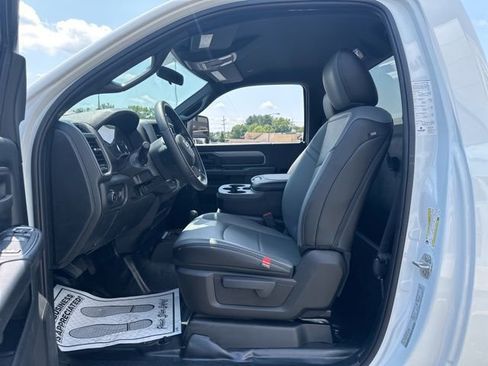 New 2024 RAM 2500 Tradesman w/ Chrome Appearance Group image 6