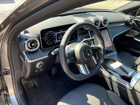 Used 2025 Mercedes-Benz C 300 4MATIC Sedan image 5