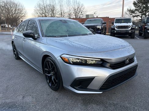 Used 2022 Honda Civic Sport image 4