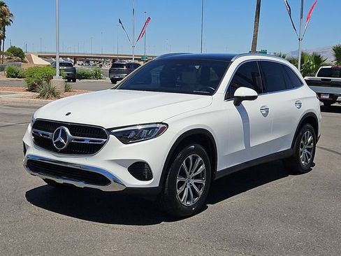 Used 2024 Mercedes-Benz GLC 300 image 2